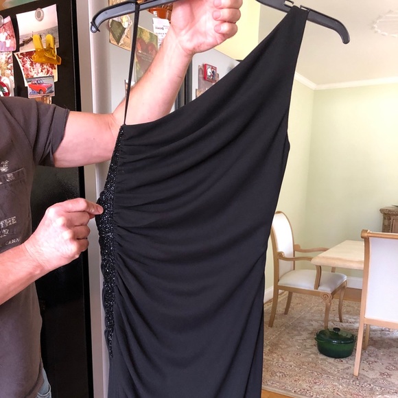 Like-New Shelli Segal One Shoulder Black Gown - Picture 6 of 9